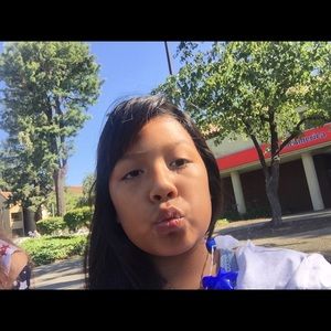 Meet your Posher, Valerie